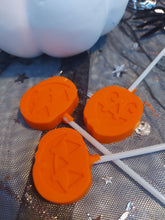 Load image into Gallery viewer, Halloween - White chocolate pumpkin lolly

