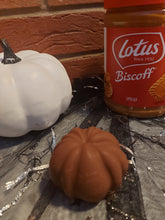 Load image into Gallery viewer, Halloween - Milk chocolate pumpkin filled with Lotus biscoff
