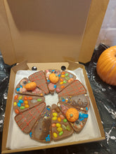 Load image into Gallery viewer, Halloween - chocolate pizza

