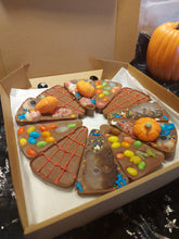Load image into Gallery viewer, Halloween - chocolate pizza
