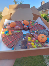 Load image into Gallery viewer, Halloween - chocolate pizza
