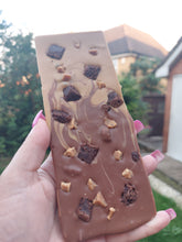 Load image into Gallery viewer, Gold and Milk Chocolate bar -Fudge and Brownie pieces
