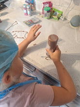 Load image into Gallery viewer, Children's Easter Chocolate Workshop - Friday 3rd April - 10.30am - Rugby
