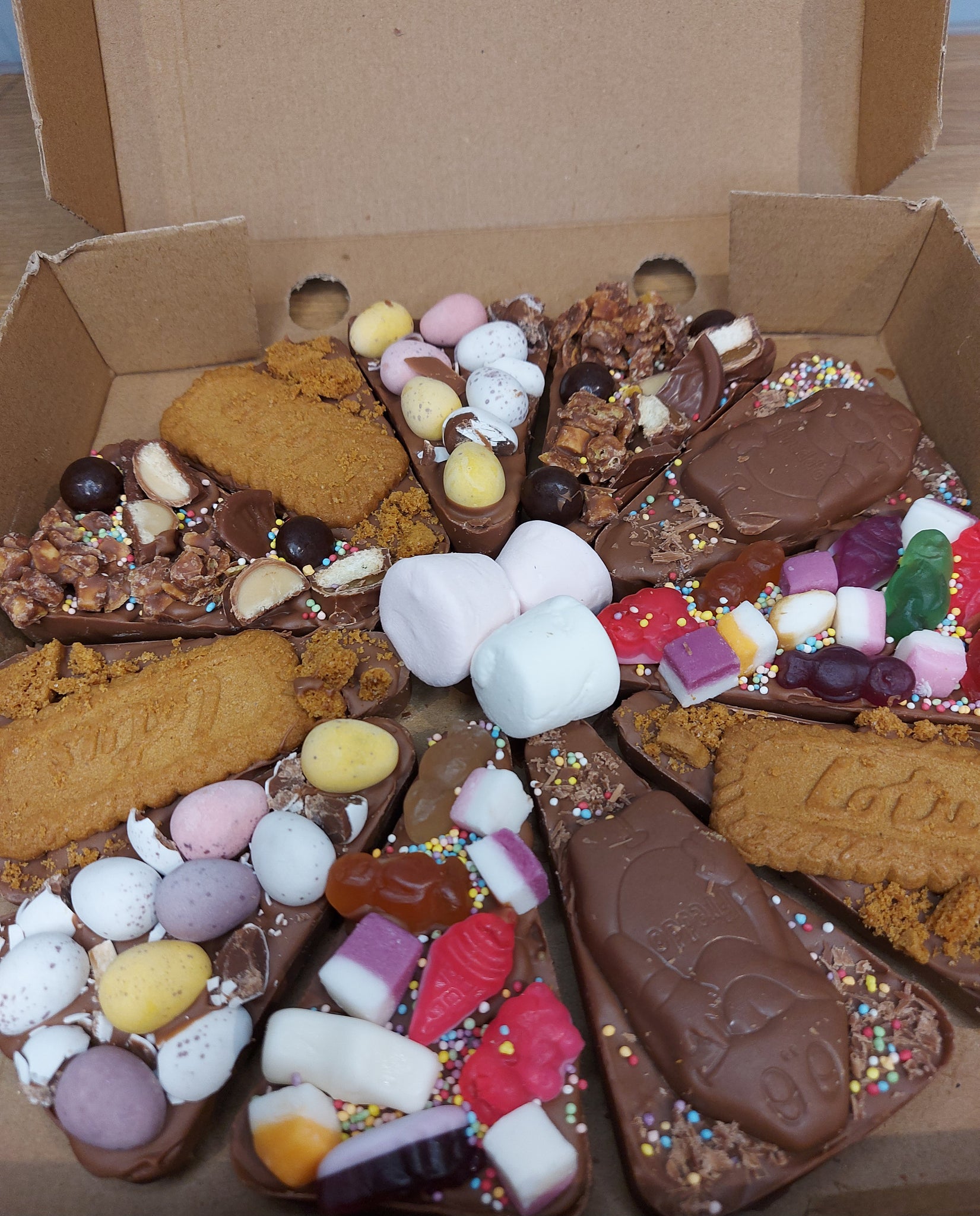 Loading Choco Chocolate Loaded 'Pizza' – Roo Roos Chocolate Emporium